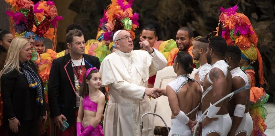 Video: el papa Francisco participó de un show de circo en el Vaticano