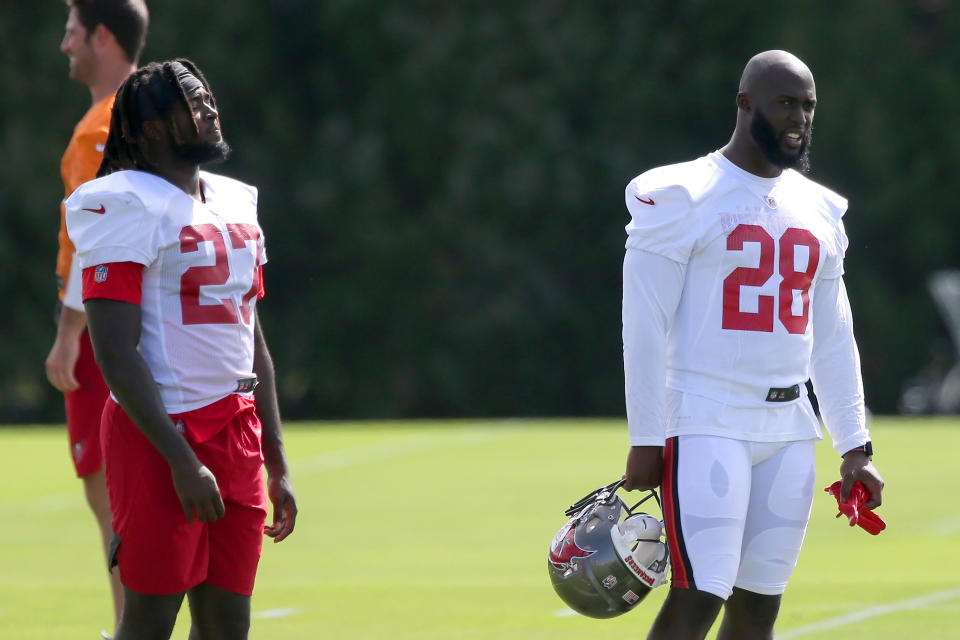 The Buccaneers Ronald Jones (27) and Leonard Fournette (28) 