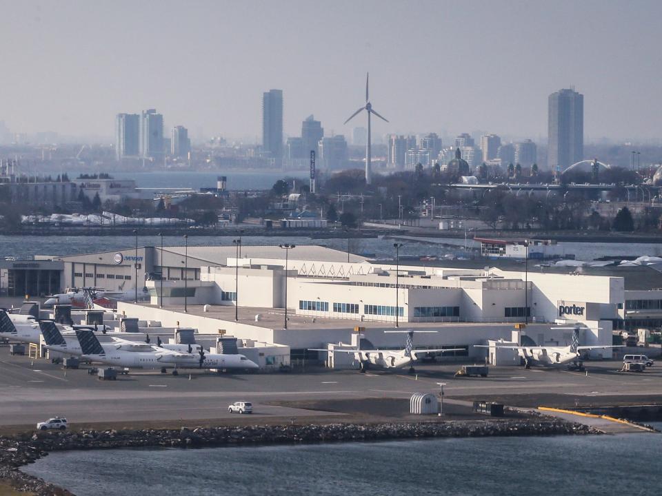 Aerial view of the Billy Bishop Toronto City Centre airport on final for runway 26.