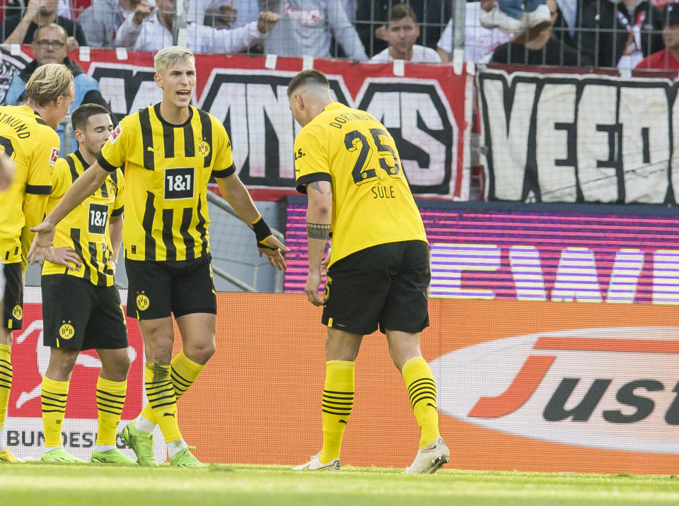 Nico Schlotterbeck beim 1. FC Köln gegen Borussia Dortmund  (Photo by Alexandre Simoes/Borussia Dortmund via Getty Images)