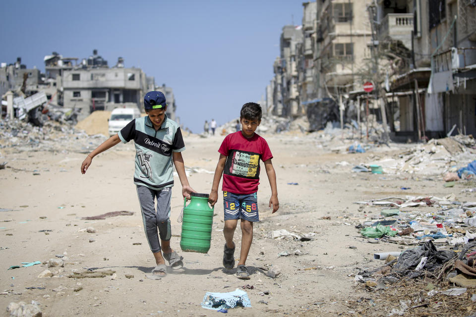 Los ataques sobre Gaza han arrasado la Franja. (Photo by -/AFP via Getty Images)