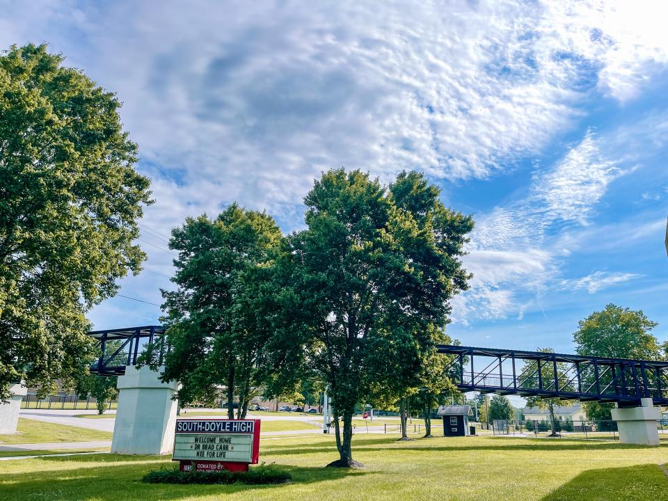 Sign at South-Doyle High School welcomes "Kee for Life" principal Brad Carr, who is returning to his alma mater, July 18, 2022.