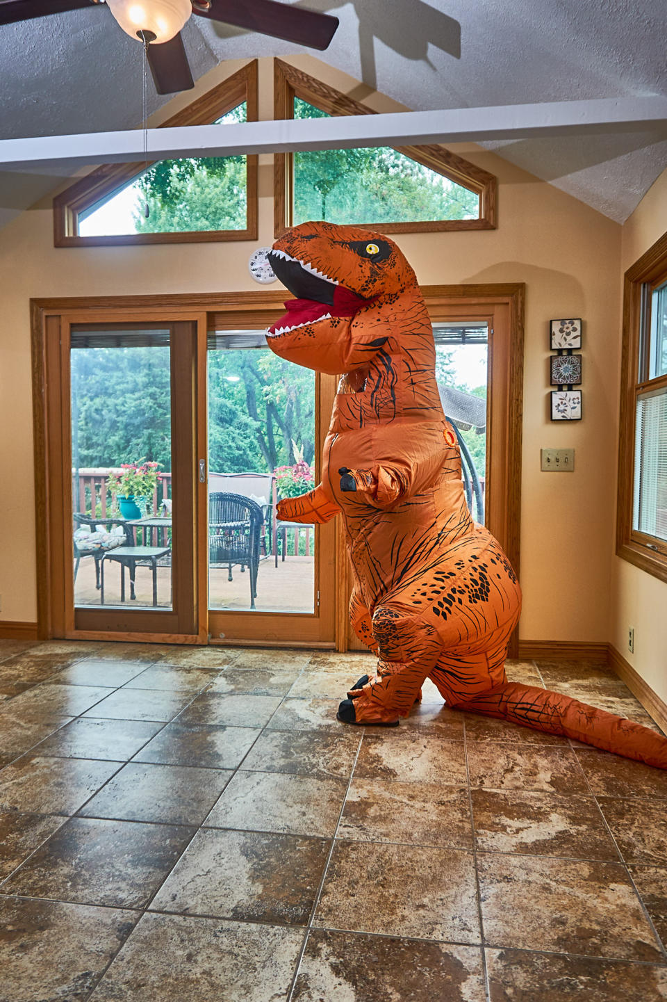 Jurassic Lark: Real estate agent dresses as 7-foot dinosaur to sell homes