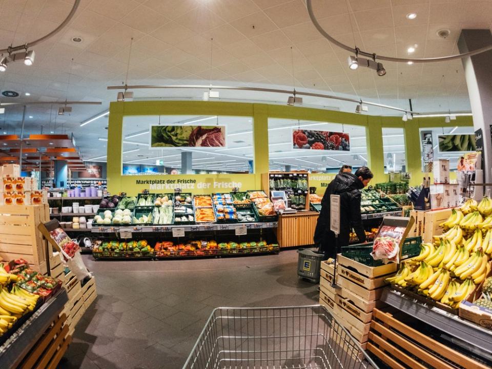 Obst- und Gemüseabteilung eines EDEKA