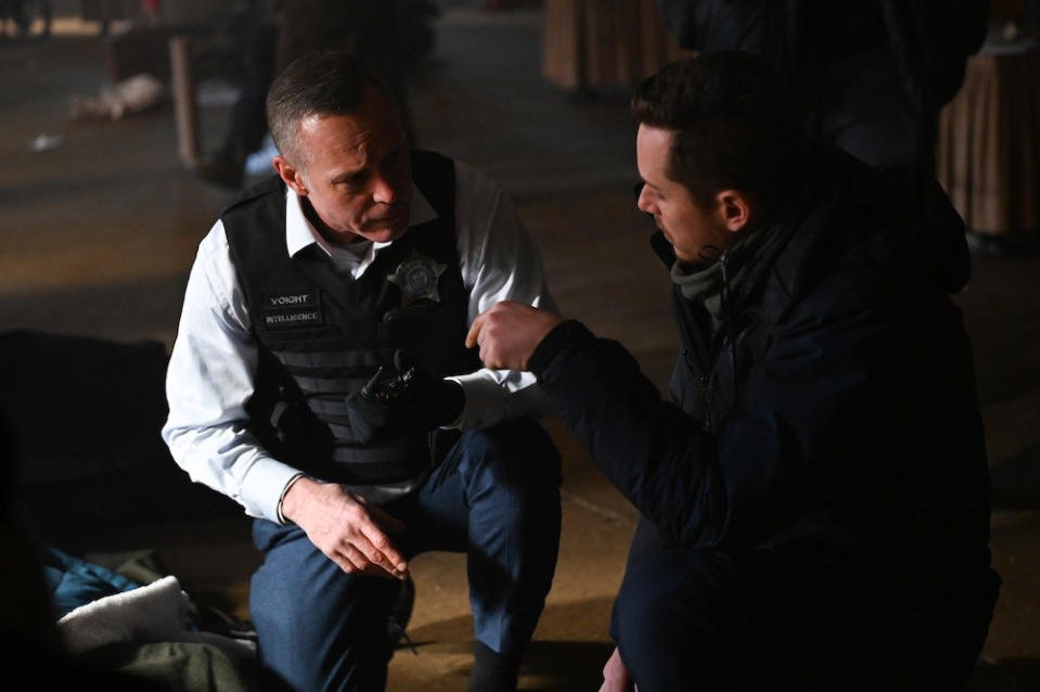 CHICAGO P.D. -- "Deadlocked" Episode 1016 -- Pictured: (l-r) Jason Beghe as Hank Voight, Jesse Lee Soffer -- (Photo by: Lori Allen/NBC)