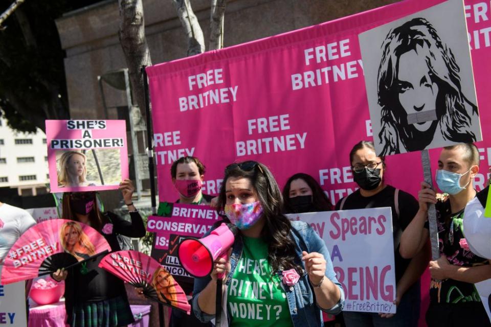 Free Britney supporters rally outside a Los Angeles courthouse this month. (Photo: PATRICK T. FALLON/AFP via Getty Images)
