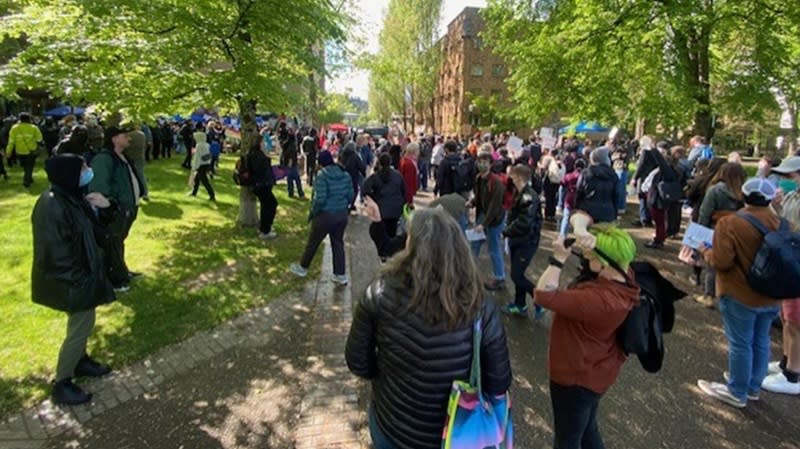 Protesters against the war in Gaza marched on the campus of Portland State University, April 29, 2024 (KOIN)