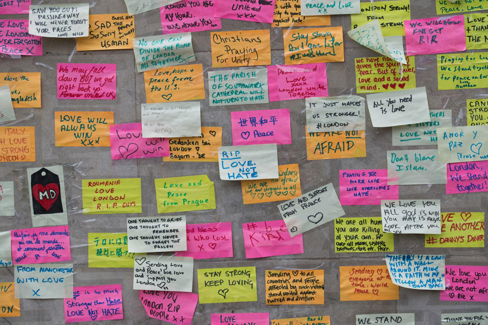 <p>JUN. 8, 2017 – Messages of support and condolence are placed on a plinth on London Bridge following Saturday’s terror attack in London, England. Eight people were killed and at least 48 injured in terror attacks on London Bridge and Borough Market on June 3rd. The three attackers were shot dead by armed police. (Photo: Carl Court/Getty Images) </p>