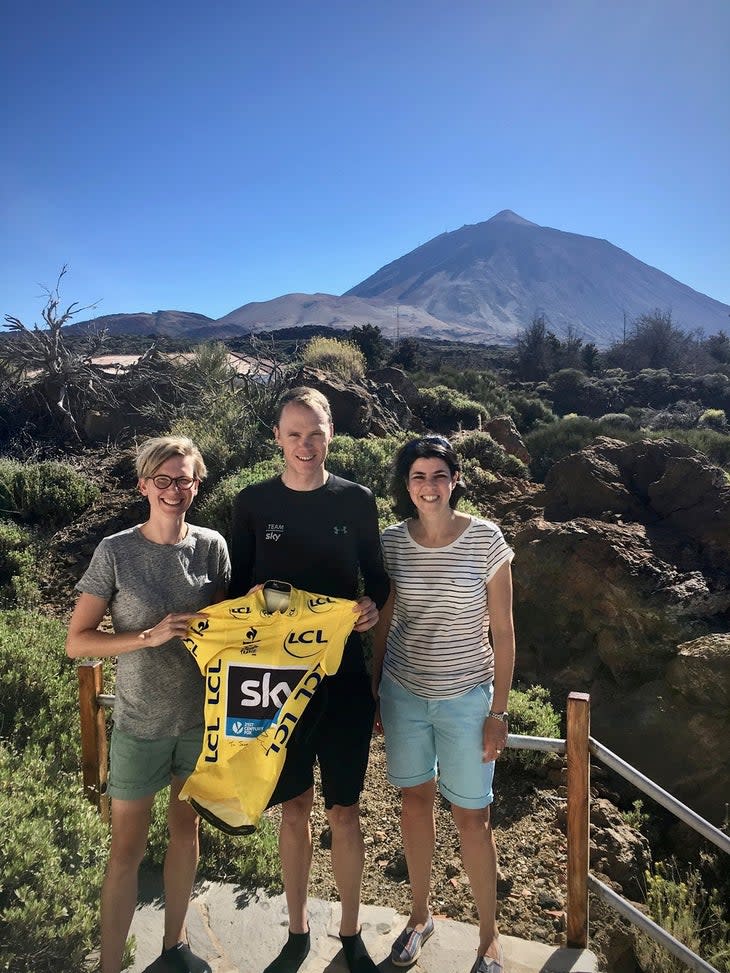 <span class="article__caption">Jane Lucks, left, and Dr. Carolyn Gaskell helped Chris Froome, center, find accommodation high on Teide.</span> (Photo: Jane Lucks/Special to Velo)