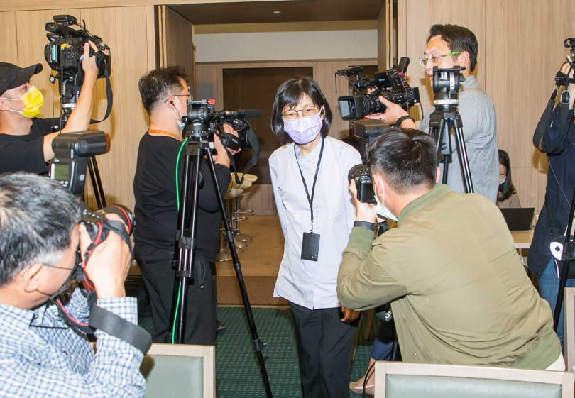 東元電機董事長邱純枝，單槍匹馬地出席主持記者會。（圖∕東元提供）