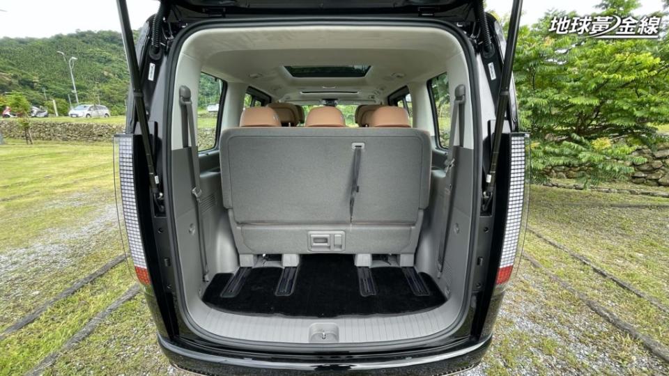七人座CEO車型在標準座椅模式下可以提供117公升的空間容積表現，最大可以提供431公升的空間容積表現。(圖片來源/ 地球黃金線)