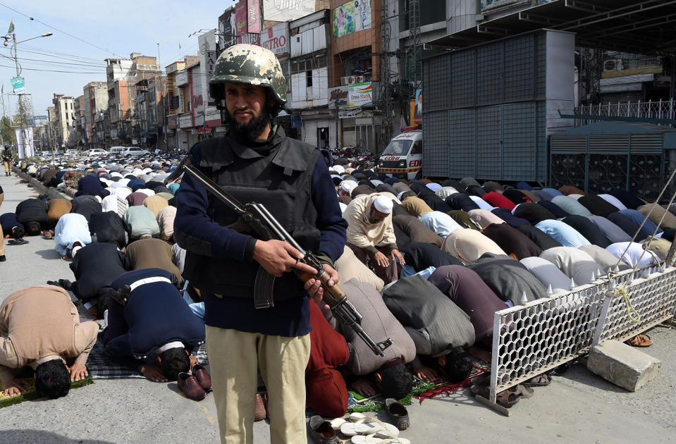 Suicide bombing at Pakistan shrine