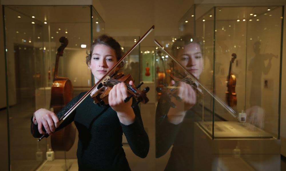 Cecilia Stinton plays a beechback Stradivarius violin