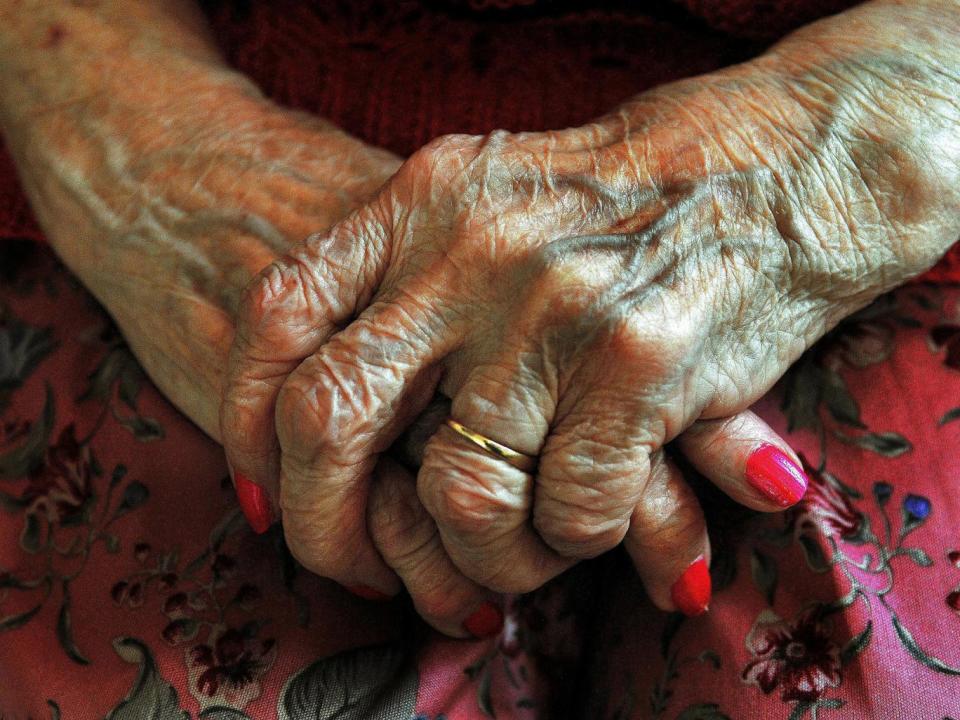 Dementia mainly affects people over 65 (PA)