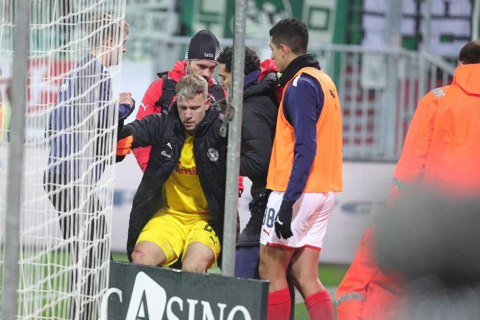 Ohnmächtig und in Klinik! Sorge um Kiel-Keeper