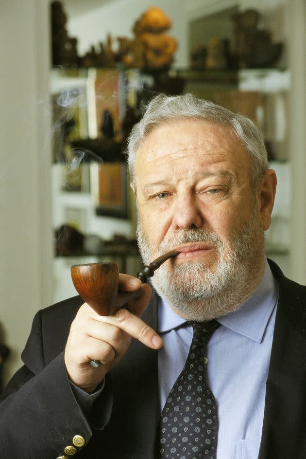 Jose Luis Balbin, journalist Smoking a pipe (Photo by Cesar Lucas Abreu/Cover/Getty Images) (Photo: Cesar Lucas Abreu via Getty Images)
