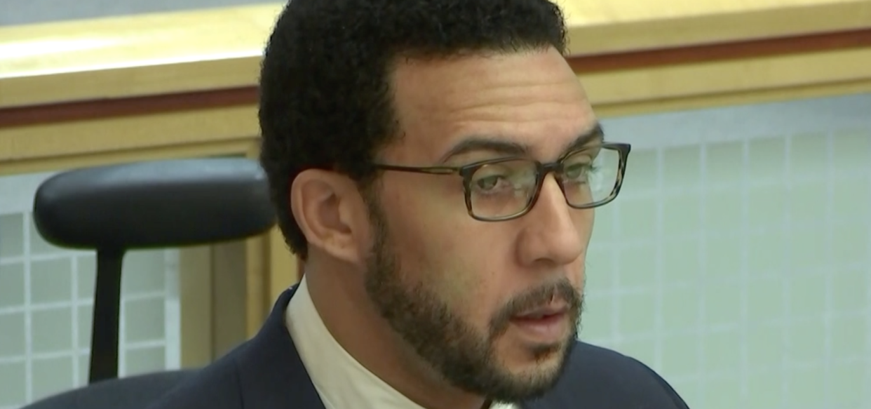 Kellen Winslow sits in court, awaiting the judge's decision to declare a mistrial on the remaining counts. (CourtTV)