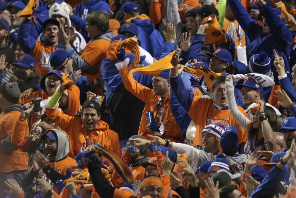 Mets fans at the 2015 World Series. (AP)