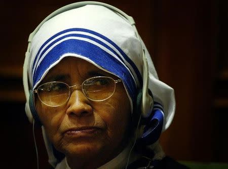 Sister Nirmala Joshi, Mother Teresa's successor and the Superior General for the Missionaries of Charity, joins Italian officials at Campidoglio town hall in Rome to honour Mother Teresa October 18, 2003. REUTERS/Jeff J Mitchell/Files