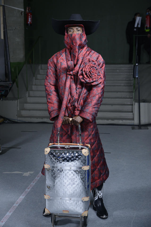 Discover LOUIS VUITTON Men's Fall Winter 2021 Accessories Collection