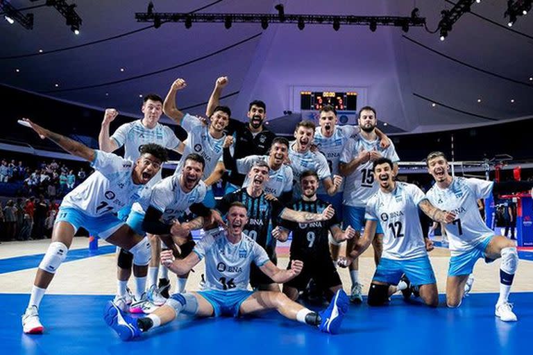 El festejo del seleccionado argentino luego del triunfo inolvidable ante Estados Unidos, en la Nations League de voleibol