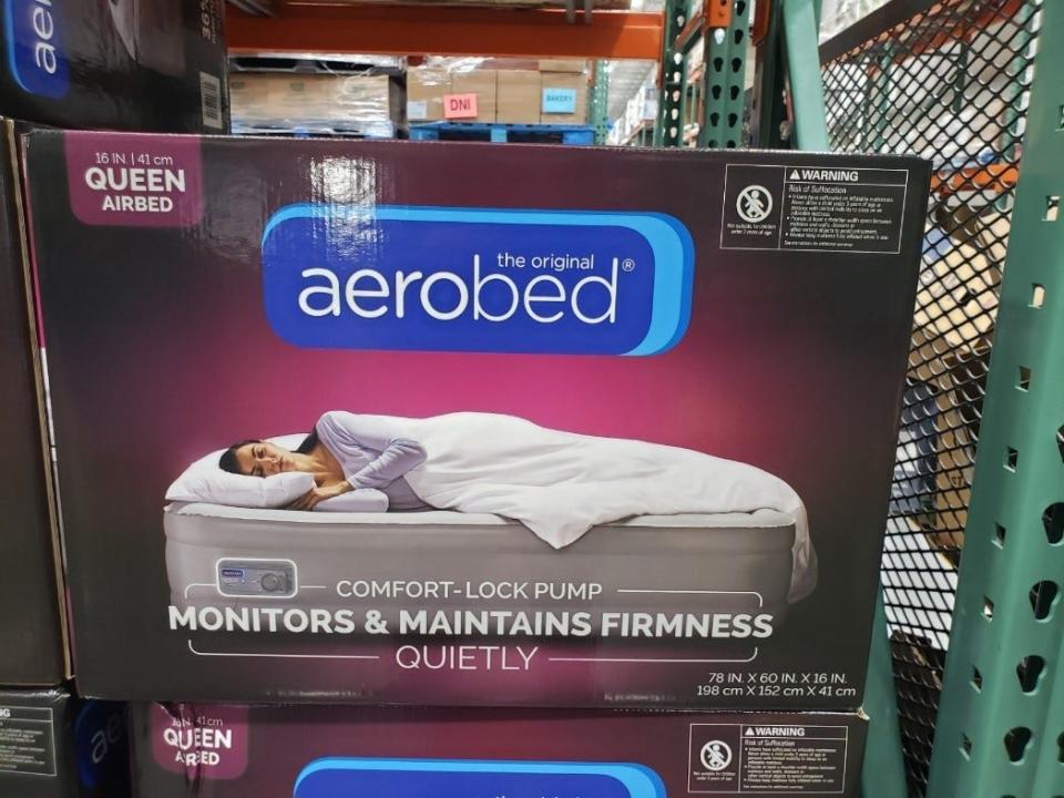 Airbed in box