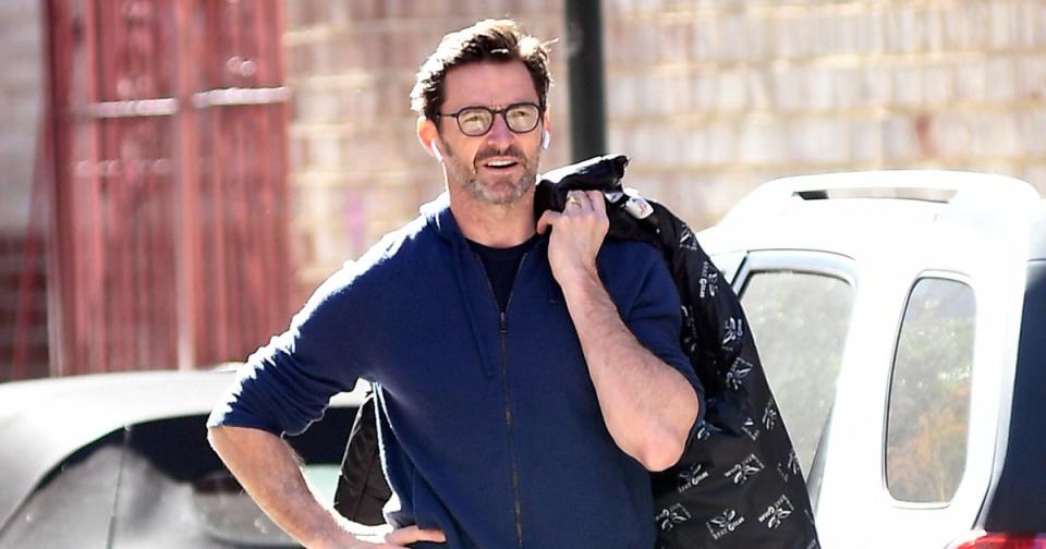 Hugh Jackman Hails a Cab In N.Y.C., Plus Reese & Jennifer, Anna Kendrick & More