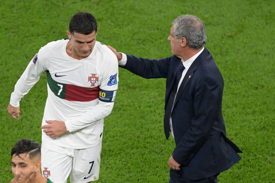 Fernando Santos y Cristiano Ronaldo no pudieron liderar a Portugal en Qatar 2022 (Foto: JUAN MABROMATA/AFP via Getty Images)