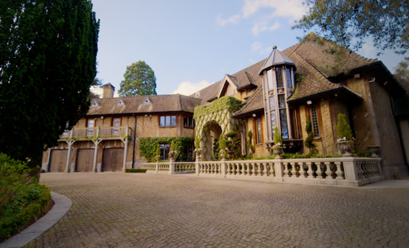 Halcyon Hall, Radlett in Buying London