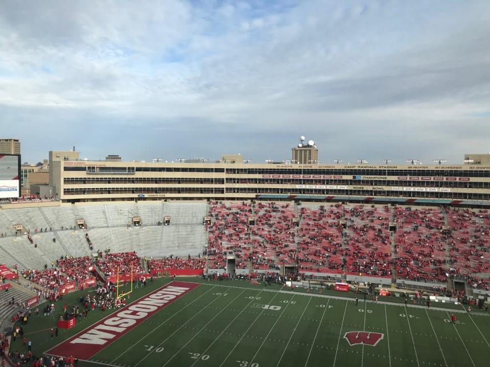 Crowd before the Wisconsin-Nebraska game, 19 minutes before kickoff on Nov. 20, 2021