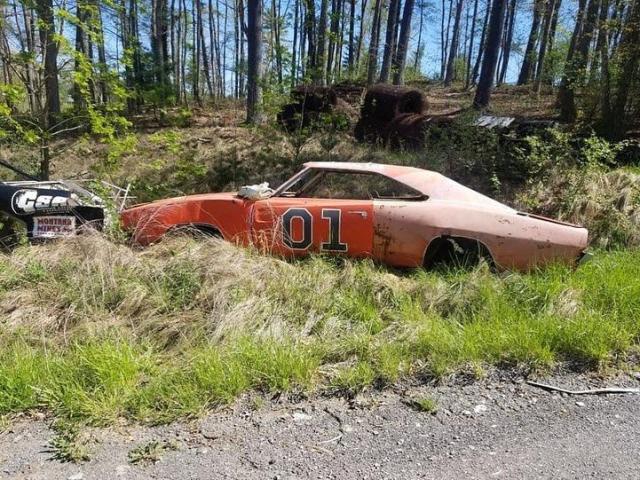 General Lee Graveyard: 'Dukes Of Hazzard' Jump Cars Spotted In Georgia  Junkyard