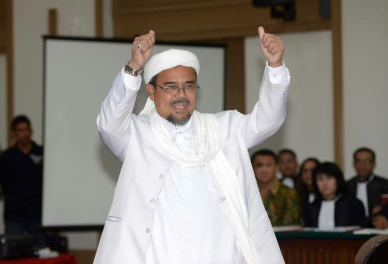 Rizieq Shihab arrives in court to testify in the blasphemy trial of Basuki Tjahaja Purnama in Jakarta on February 28, 2017