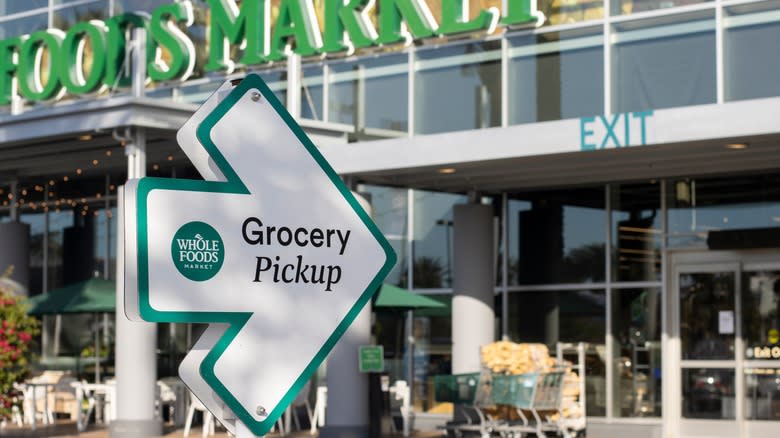 Whole Foods grocery pickup sign