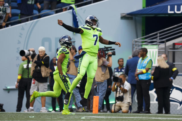 Geno Smith smokes Broncos defense again for his second touchdown