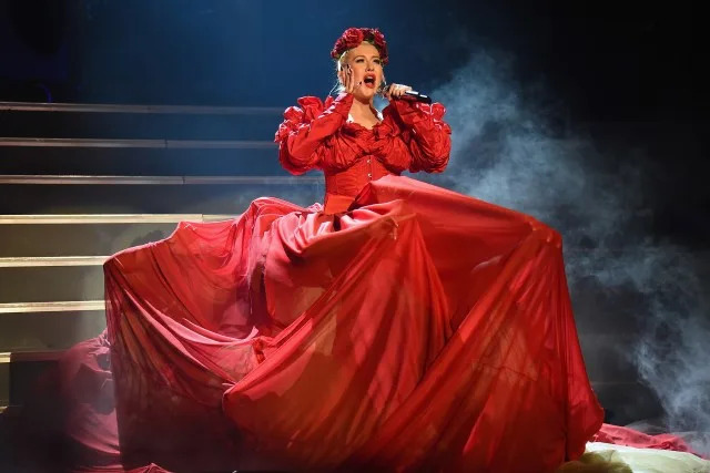 Christina Aguilera tour red dress