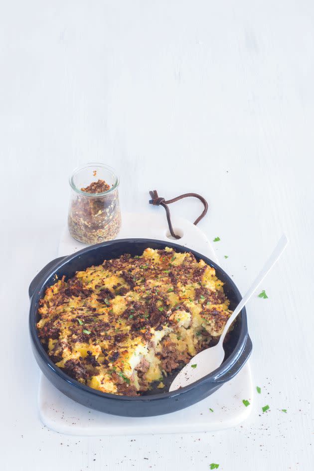 L'incontournable hachis-parmentier qu'ils vont adorer. (Photo: Recette/Photographie: Emilie Laraison pour les Editions Solar)