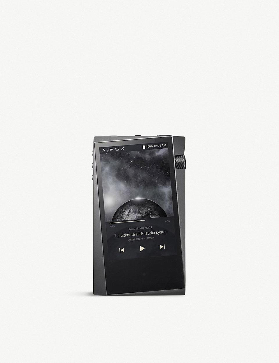 36) Astell & Kern A&norma SR15 high-res audio player