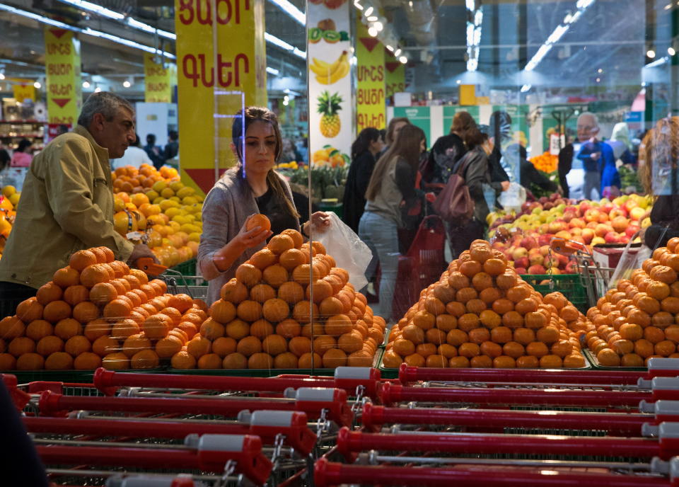 <p>10. Tu confectionneras ton propre jus de fruit plutôt que d’acheter du jus en bouteille. Crédit photo : Getty Images </p>