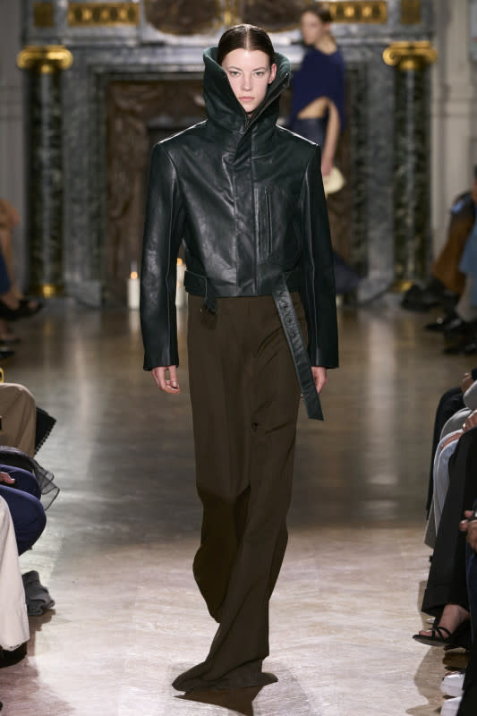 Victoria Beckham S Fall 2024 Collection Is Her Most Experimental Yet   C4c5c1de7153ede79d16680bbb676e18