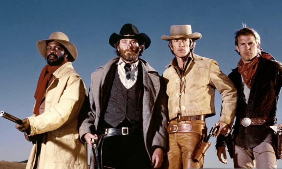 Danny Glover, Kevin Kline, Scott Glenn, and Kevin Costner dressed as cowboys