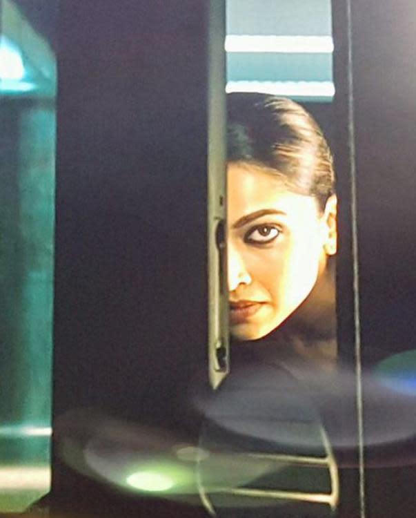 Rani Chataraji Hiroen Xxx Hd Hindi - Deepika Looks Absolutely Sensuous in this New Still From XXX