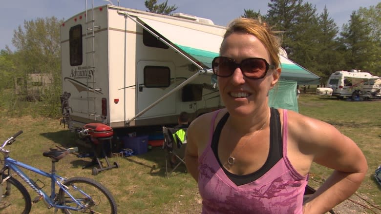 Manitoba campers bring Jets games to the great outdoors