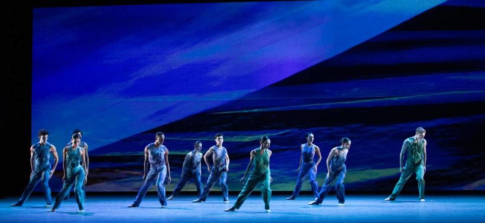 Los bailarines de Miami City Ballet en “Sea Change”, coreografía de Jamar Roberts. Foto Alexander Iziliaev/Cortesía Miami City Ballet