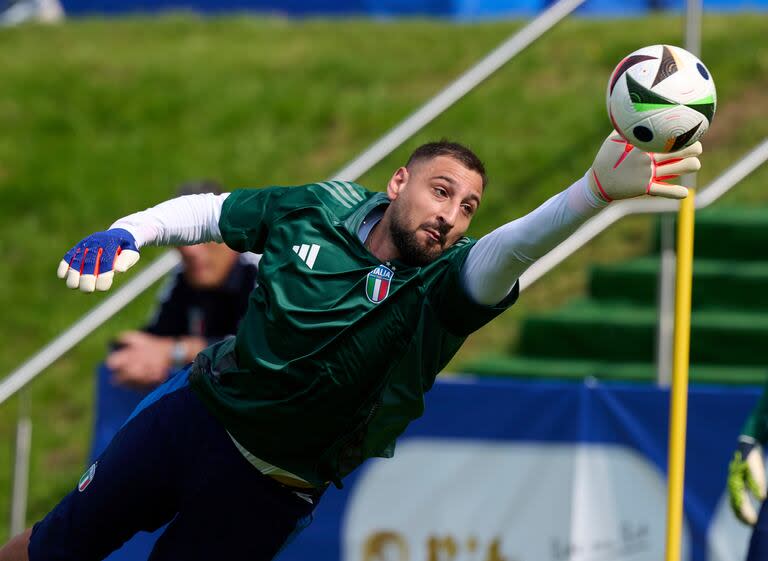 Gianluigi Donnarumma podría tener acción desde los once metros en el duelo de octavos contra Suiza