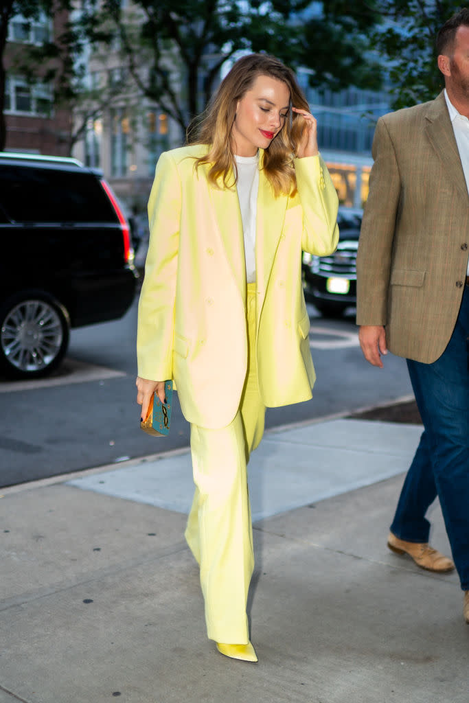 NEW YORK, NEW YORK - OCTOBER 06: Margot Robbie is seen in Tribeca on October 06, 2019 in New York City. (Photo by Gotham/GC Images)