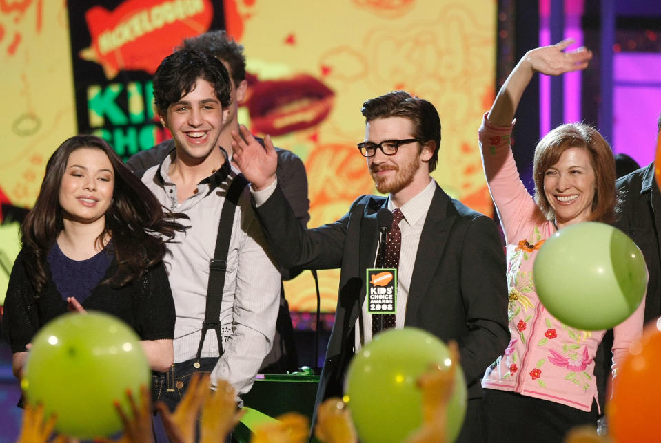 Miranda Cosgrove, Josh Peck, Drake Bell and Nancy Sullivan(Photo by Kevin Winter/Getty Images for Nickelodeon)