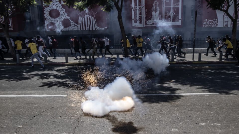 Israeli police intervened in the clashes in Tel Aviv. - Mustafa Alkharouf/Anadolu Agency/Getty Images