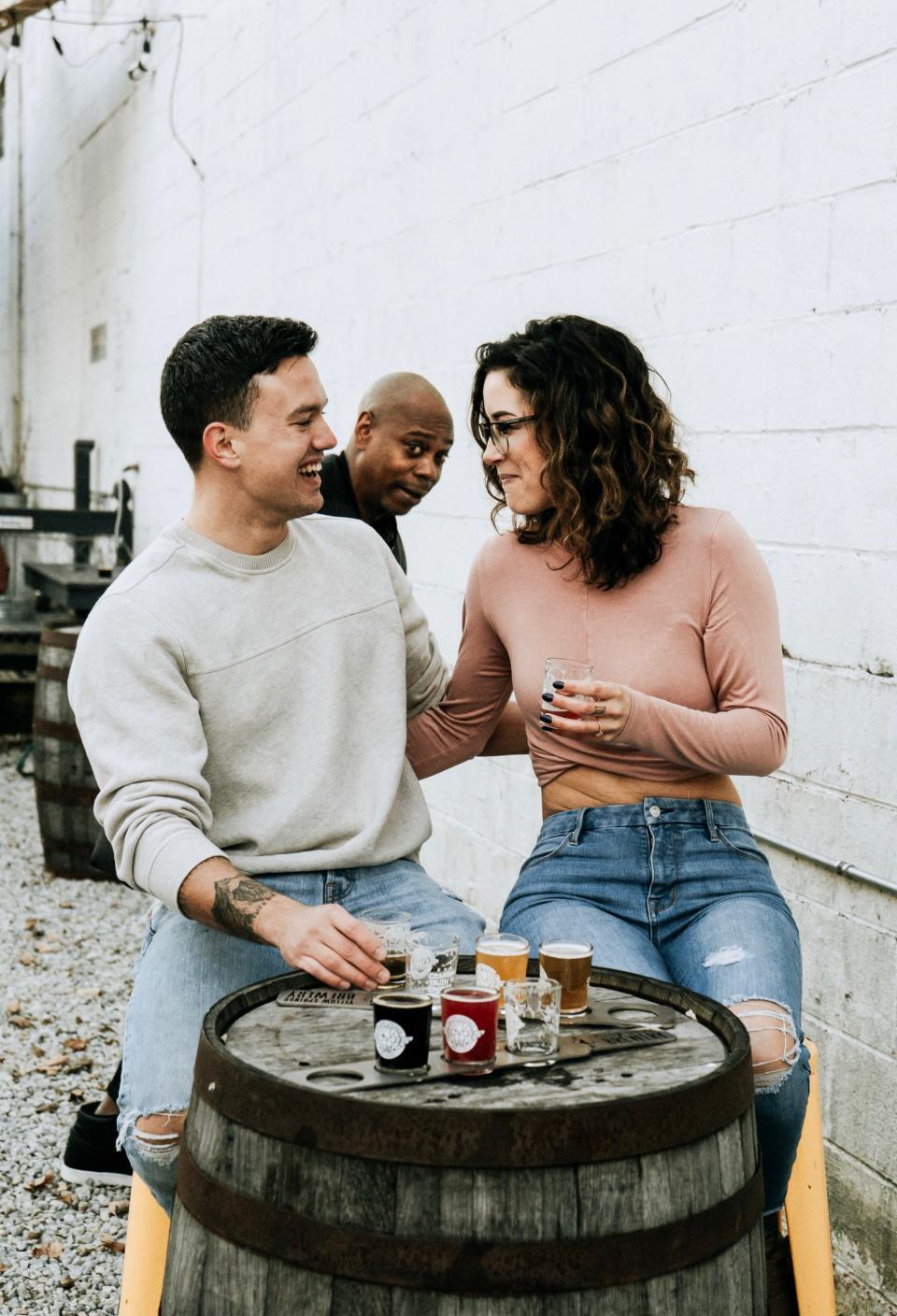 Dave Chappelle photobombed an engagement shoot in Ohio. (Photo: Jaycee Marie Photography)