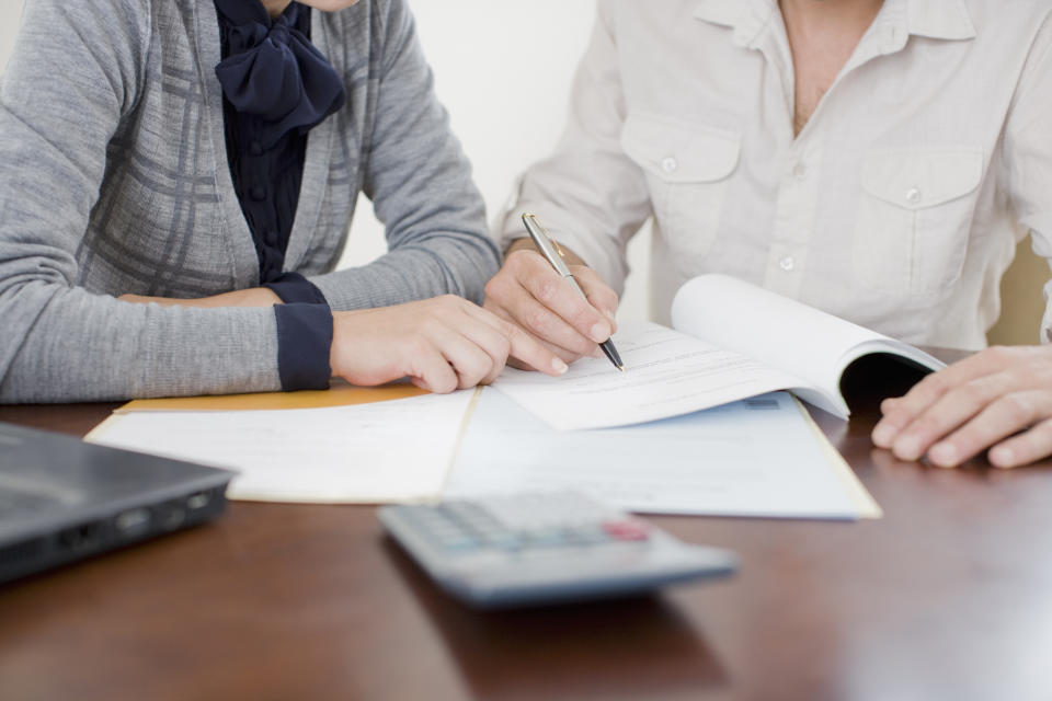 Picking a financial advisor may feel like a daunting task. There are several factors Canadians need to consider when hiring a financial advisor. (Getty Images)