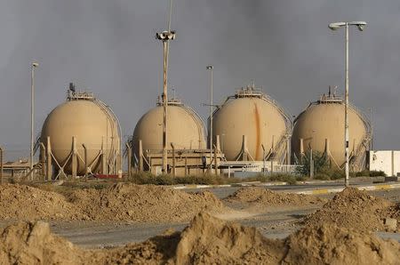 A view of Baiji oil refinery, north of Baghdad, in this October 16, 2015, file photo. REUTERS/Thaier Al-Sudani/Files